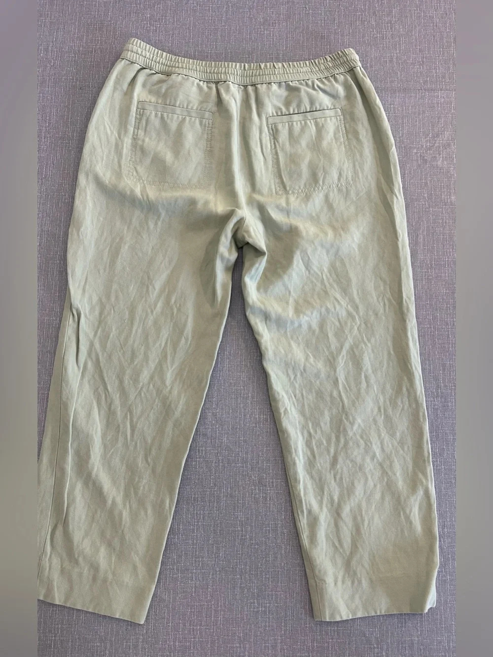 Banana Republic Sage Green Elastic Waist Cropped Pants Soft draping Linen Blend